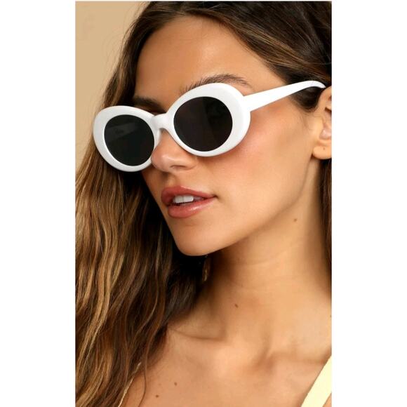 Festival Of Summer Retro Sunglasses White Oval Fashion Alien Kurt Cobain Shades - Picture 1 of 13